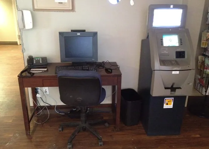 Airport Motor InnAirport Hotel