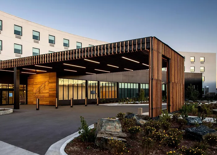 Wyndham Garden Winnipeg AirportAirport Hotel